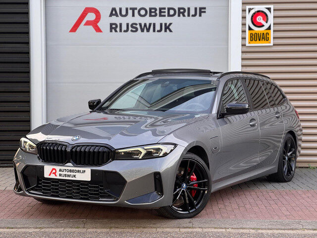 BMW 3 Serie touring 330e Pano/Camera/Sfeer/Leer