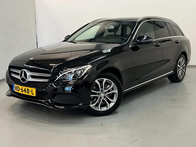 Mercedes-Benz C-Klasse Estate 180 / NL-auto / Camera / Trekhaak / Stoelverwarming
