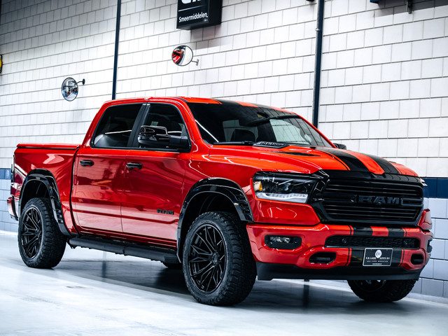 Dodge Ram 1500 Laramie Night Edition |