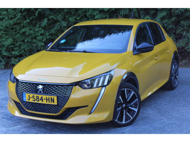 Peugeot 208 1.2 PureTech GT-Line 100PK | Parkeercamera | Navigatie | Apple/Android Carplay