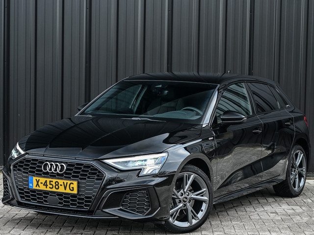 Audi A3 Sportback 40 TFSI e S edition Competition · Black Optic · S Seats · Keyless · Led · Adaptive