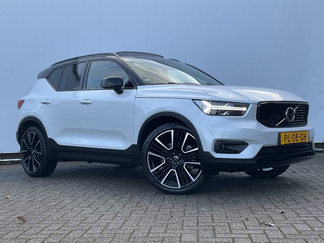 Volvo XC40 1.5 T5 262pk Recharge R-Design 360° HK Pano Trekhaak Stoel/Stuurverw. PHEV