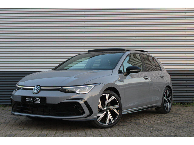 Volkswagen Golf 1.5 eTSI 3x R-Line | Panoramadak | Trekhaak | IQ Light | Stoelverwarming achter | St