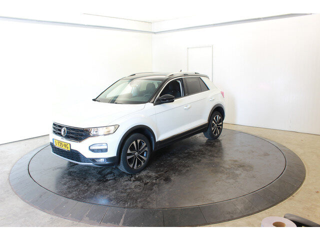 Volkswagen T-Roc 1.5 TSI Sport busines R Automaat Navi Carplay Stoelverw. Adapt. Cru