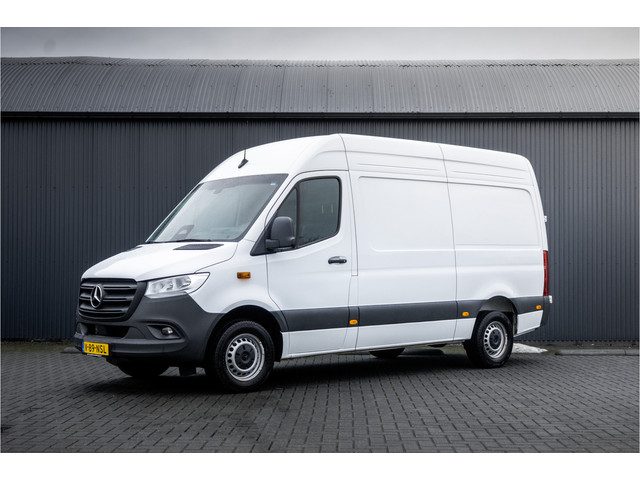 Mercedes-Benz Sprinter 317 CDI L2H2 | Mbux | Facelift | Navi | Camera | Adapt.Cruise | Automaat