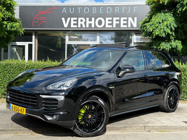 Porsche Cayenne 3.0 S E-Hybrid - PANORAMADAK - CARBON INTERIEUR - LUCHTVERING - STOEL VERWARMING -