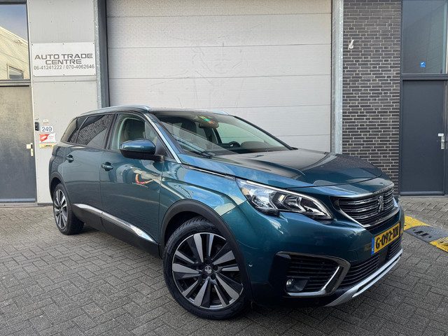 Peugeot 5008 1.2 PureTech Allure 7p. [Dodehoek detector | Carplay | Trekhaak | Cruise | Dealer OH]
