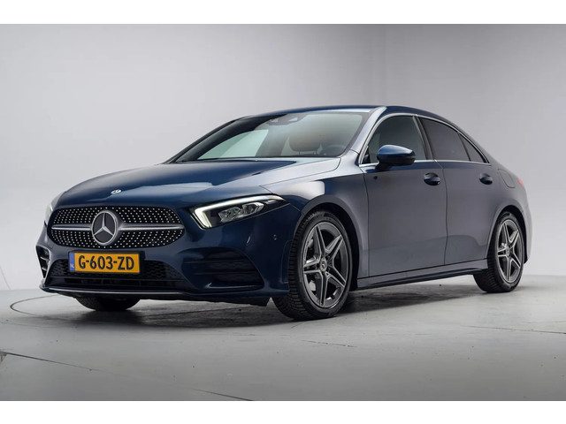 Mercedes-Benz A-Klasse 180 Business Solution AMG [ Camera Stoelverwarming Half Leder ]