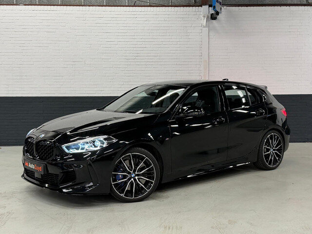 BMW 1 Serie M135i xDrive High Executive Navi / Camera / Leer / DAB /CarPlay