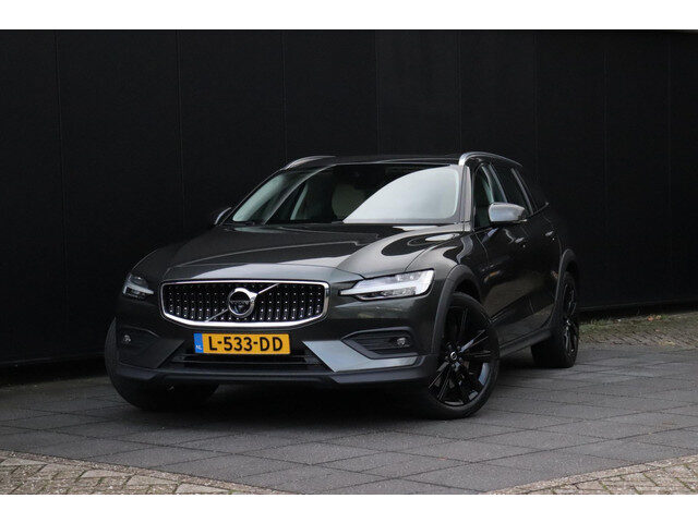 Volvo V60 Cross Country 2.0 B5 251 PK AWD Pro | LEDER |