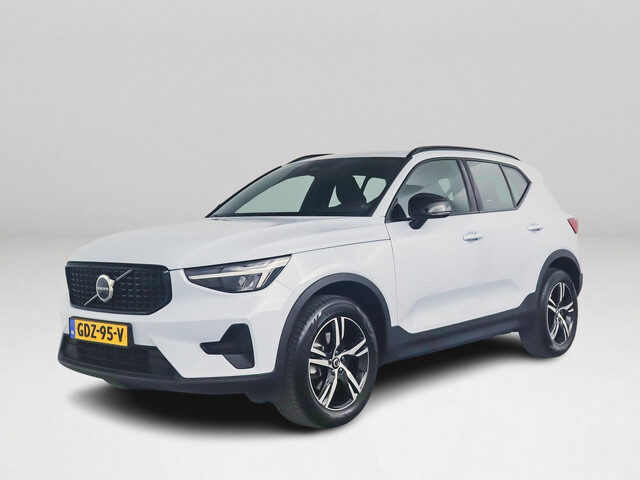 Volvo XC40 B4 Aut. Plus Dark | Stoel- en Stuurverwarming | Harman Kardon | Parkeercamera | Trekhaak