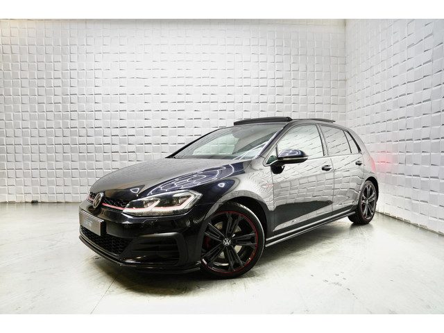 Volkswagen Golf 2.0 TSI GTI Performance PANO VIRTUAL KEYLESS