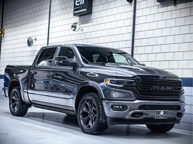 Dodge Ram 1500 Limited Night | 5.7L HEMI V8 4x4 Crew Cab