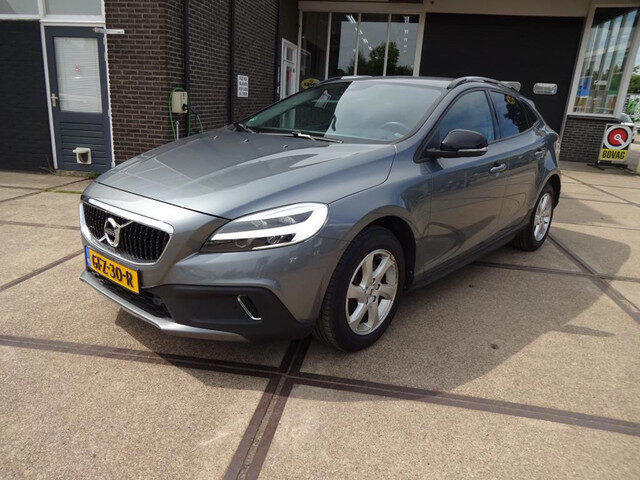 Volvo V40 CROSS COUNTRY 2.0 T3 Summum