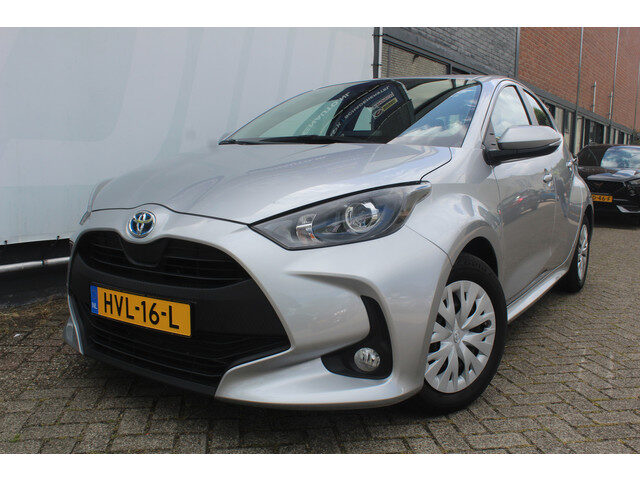 Toyota Yaris 1.5 Hybrid Mazda 2 Hybrid