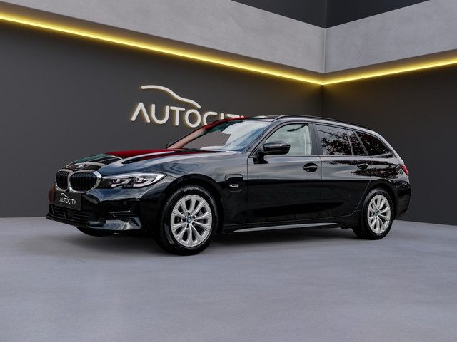 BMW 3 Serie touring 330e Advantage Pano l Leder l Driver Assistance Pack l Stuur sto