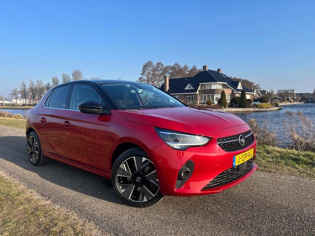 Opel Corsa-e Elegance 50 kWh Camera / leer-alcantara / Nieuwstaat!