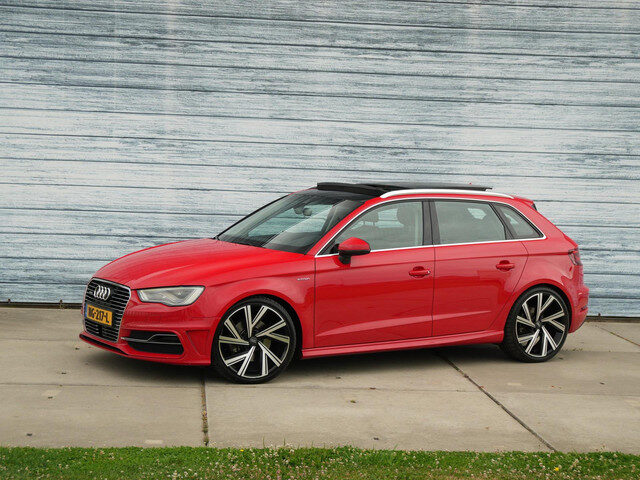 Audi A3 Sportback 1.4 E-tron PHEV Panorama 19 inch Navigatie