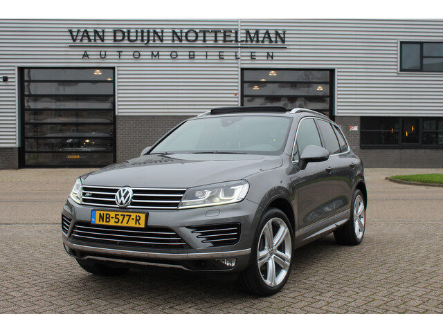 Volkswagen Touareg 3.0 TDI R-line