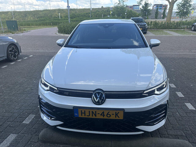 Volkswagen Golf 1.5 eTSI R-Line Edition