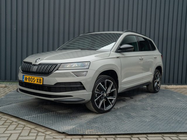 Škoda Karoq 1.5 TSI ACT Sportline Business | Trekhaak wegkl. | Camera |