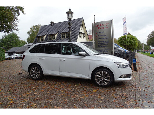 Škoda Fabia Combi 1.0 TSI Bus. Edition Navigatie Trekhaak 1e eig