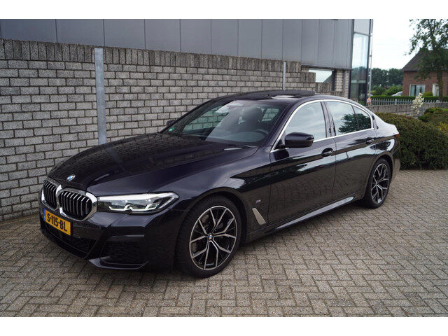 BMW 5 Serie 520i Business Edition Plus M Sport Autom Schkdak Leder Sportst Navi Camera Adaptieve Cru