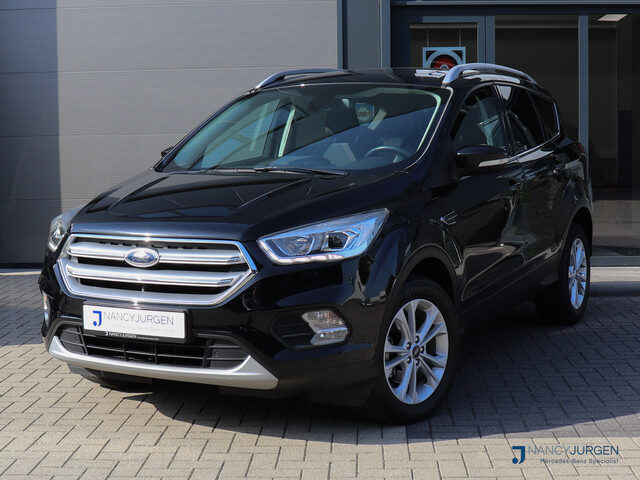 Ford Kuga 1.5 EcoBoost | Titanium | Pano | Navi | Camera | 17" LM Velgen | Elektr. Uitklapb. trekhaa