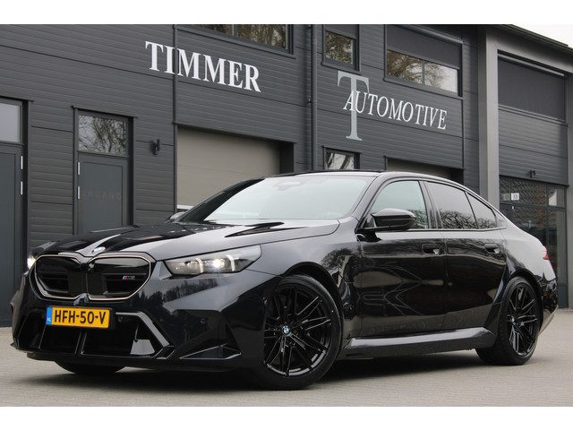 BMW M5 5-serie Sedan - Zwart leder - Panoramadak 20 inch 951M - Bowers & Wilkins