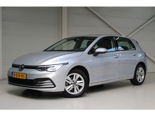 Volkswagen Golf 1.0 eTSI Life DSG |