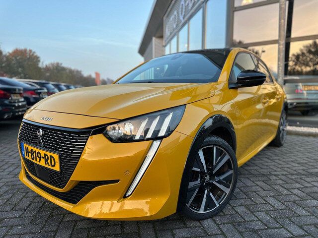 Peugeot 208 1.2 PureTech GT-Line | Automaat | Panorama | Trekhaak | Virtual Cockpit | Camera | PDC |