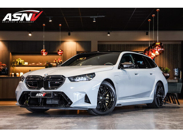 BMW M5 Touring V8 M Hybrid, *Brooklyn*, 728 PK, Keramiek/Brakes, Individual, Carbon, M/Drivers/Pakke