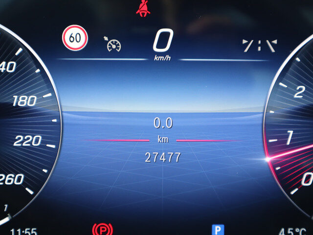 Mercedes-Benz C-Klasse 180 AMG Line | Panoramadak | Multispaak | Navigatie | Camera | Automaat