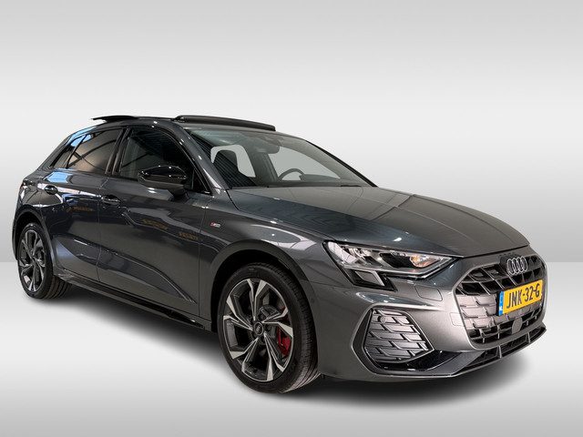 Audi A3 Sportback 45 TFSI e 272pk S edition | Pano dak | Zwart optiek | ACC