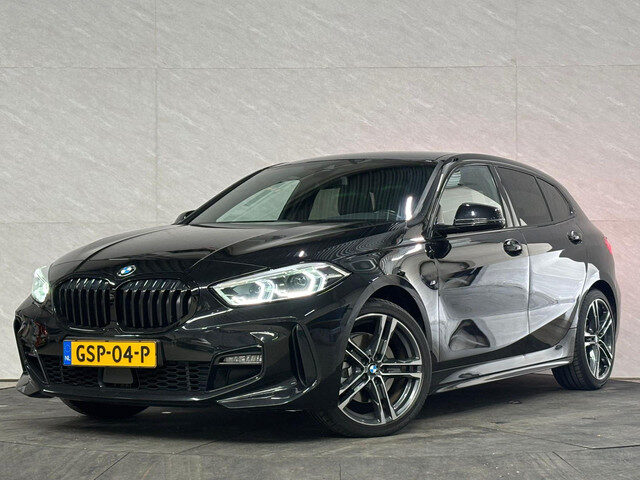BMW 1 Serie 118i Executive - M sport - Trekhaak - Leder