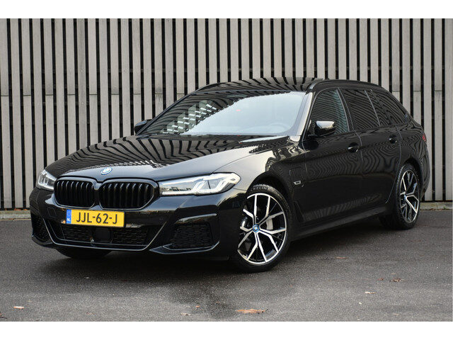 BMW 5 Serie touring 530e xDrive Business Edition Plus M-Sport Pano Leder Camera ACC H&K Auto-Hold!