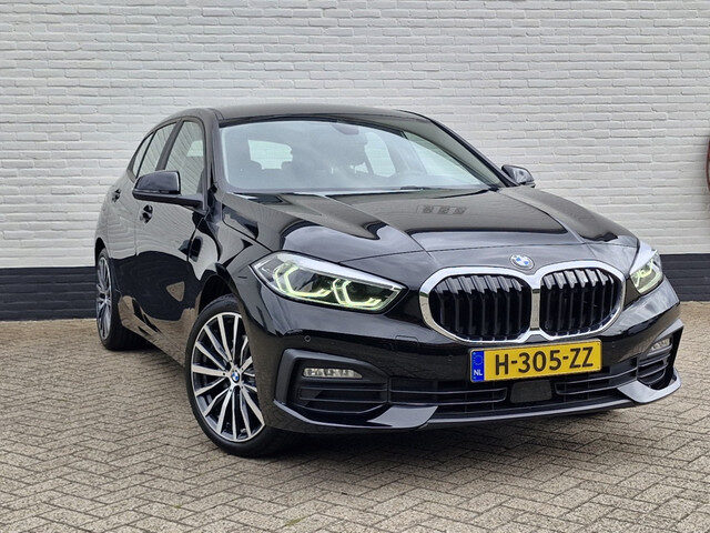 BMW 1 Serie 118i Executive Editon | BMW Live Cockpit | Keyless | 18 '' LM |