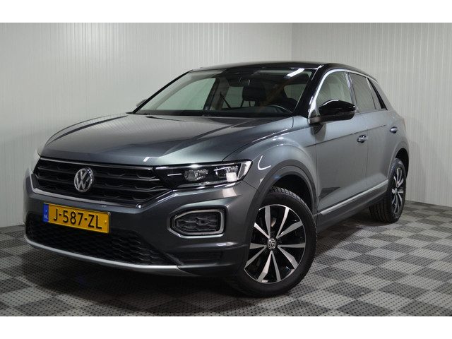 Volkswagen T-Roc 1.5 TSI Sport / Virt.Cock. / Camera / Stoelverw./ Led / Adap.Cruise / Pdc