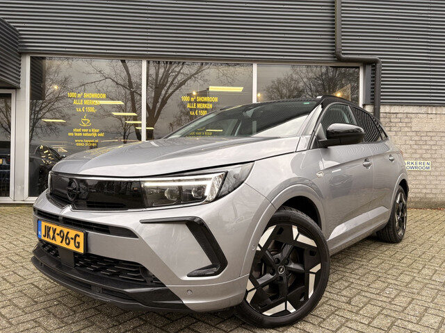 Opel Grandland 1.6 T Hybrid 4x4 GSe