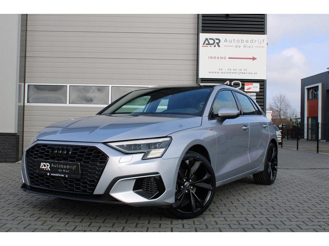 Audi A3 Sportback 35 TFSI DSG/PANO/MATRIX/VIRTUEL/19''LM/NAVI/BOM VOLL