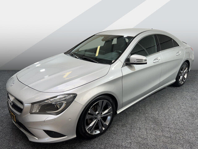 Mercedes-Benz CLA 180 OrangeArt Edition