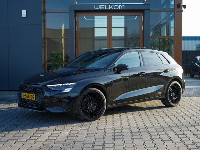 Audi A3 Sportback 35 TFSI edition one | S-line | Pano | Adap. Cruise | Matrix