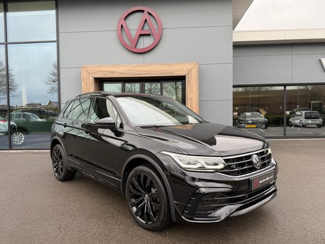Volkswagen Tiguan 1.4 TSI eHybrid 245pk R-Line | Black style | 20 inch | Camera | Discover Pro | IQ