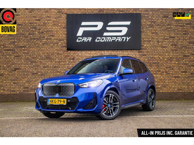 BMW iX1 eDrive20 67 kWh M-Sport, Origineel NL/Pano/Leder/H&K