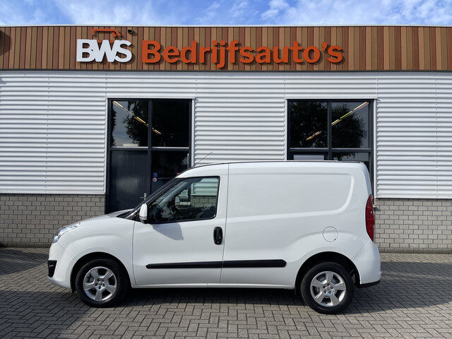 Opel Combo 1.3 CDTi 95pk L1H1 Sport / rijklaar € 8.950 ex btw / lease vanaf € 203