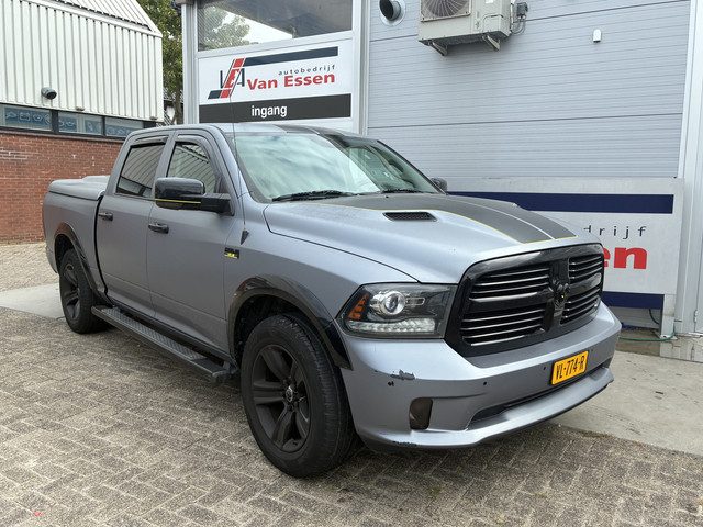 Dodge Ram 1500 5.7 V8 4x4 Crew Cab 5'7 Sport