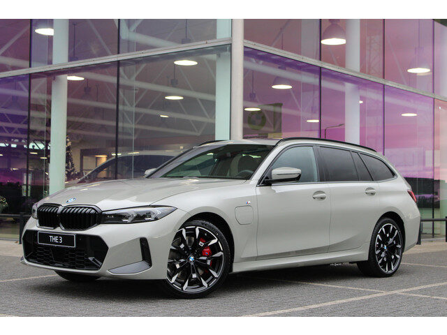 BMW 3 Serie touring 330e High Executive M Sport Automaat