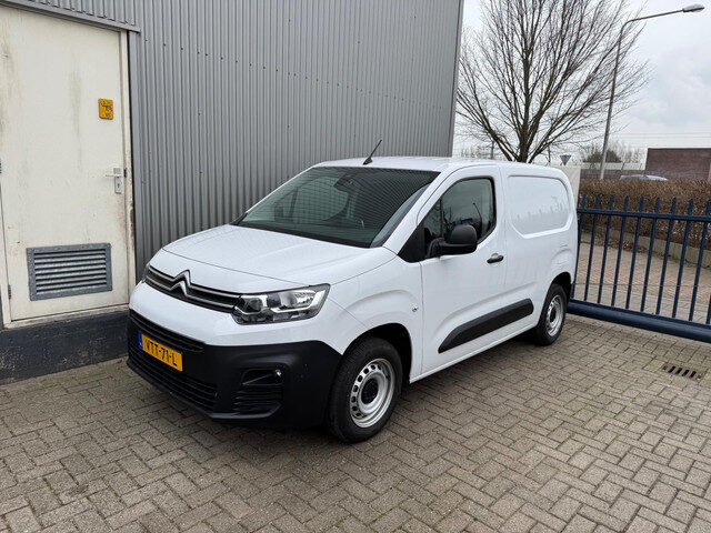 Citroën Berlingo 1.2 PureTech 110 S&S L1 / BENZINE / 1E EIGENAAR / NAVIGATIE / 3 ZITPLAATSEN / AIRCO