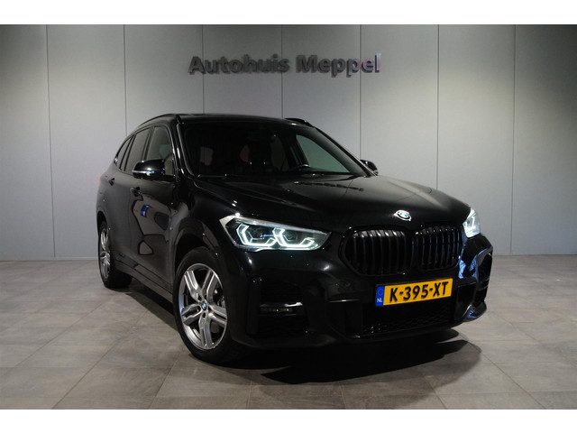BMW X1 xDrive20i M-Sport/// | LED | Panoramadak | PDC | Shadow line