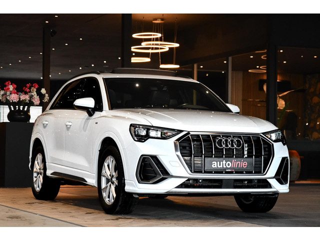 Audi Q3 45 TFSI e 3x S-Line. Pano, ACC, Dodehoek, Lane assist!